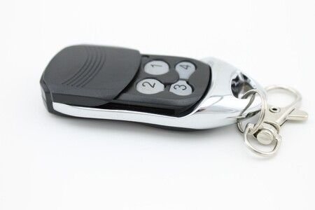 Universal Garage Gate Door Opener Remote: Compatible with Merlin 2.0 (E950M, E945M, E940M)