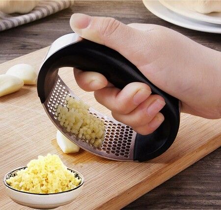 Stainless Steel Garlic Press Mincer Crushers chopper peeler with Ergonomic Handle