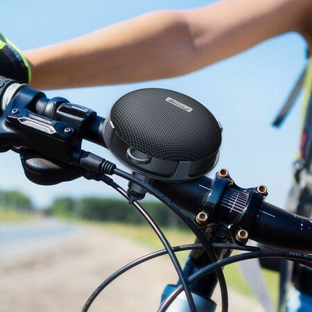 Rugged Bluetooth Bike Speaker: IPX7 Waterproof, Drop-proof, and Ready for Outdoor Adventures Black