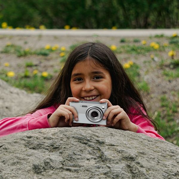 Digital Camera,4K Kids Camera AF with 32GB SD Card,16X Zoom,Cameras for Photography,Compact Point and Shoot Camera (White)