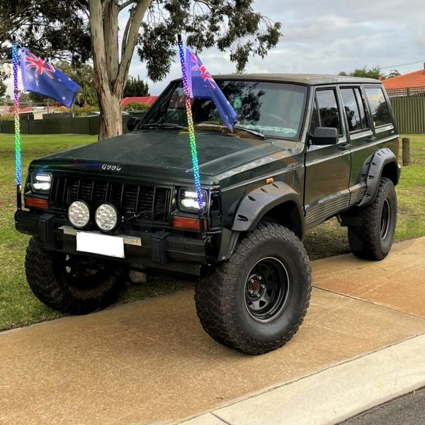 Jeep Cherokee XJ 1984-2001 Pocket Style Matte Black Fender Flares Jungle Guard