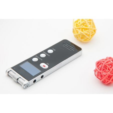 600 1.0" LCD Screen Rechargeable Digital Voice Recorder w/ MP3 Player - Black + Silver (4GB)