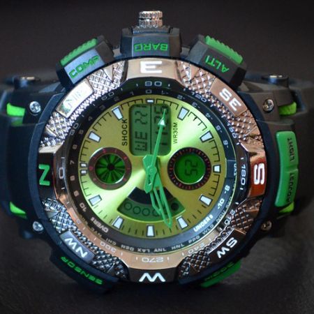 HY-1 Men's Quartz LED Electronics Dual Time Display Wrist Watch ?C Black + Green