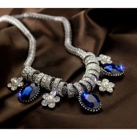 Gorgeous Shining Rhinestone Flower Necklace