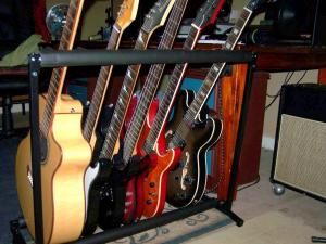 7 Guitar stand